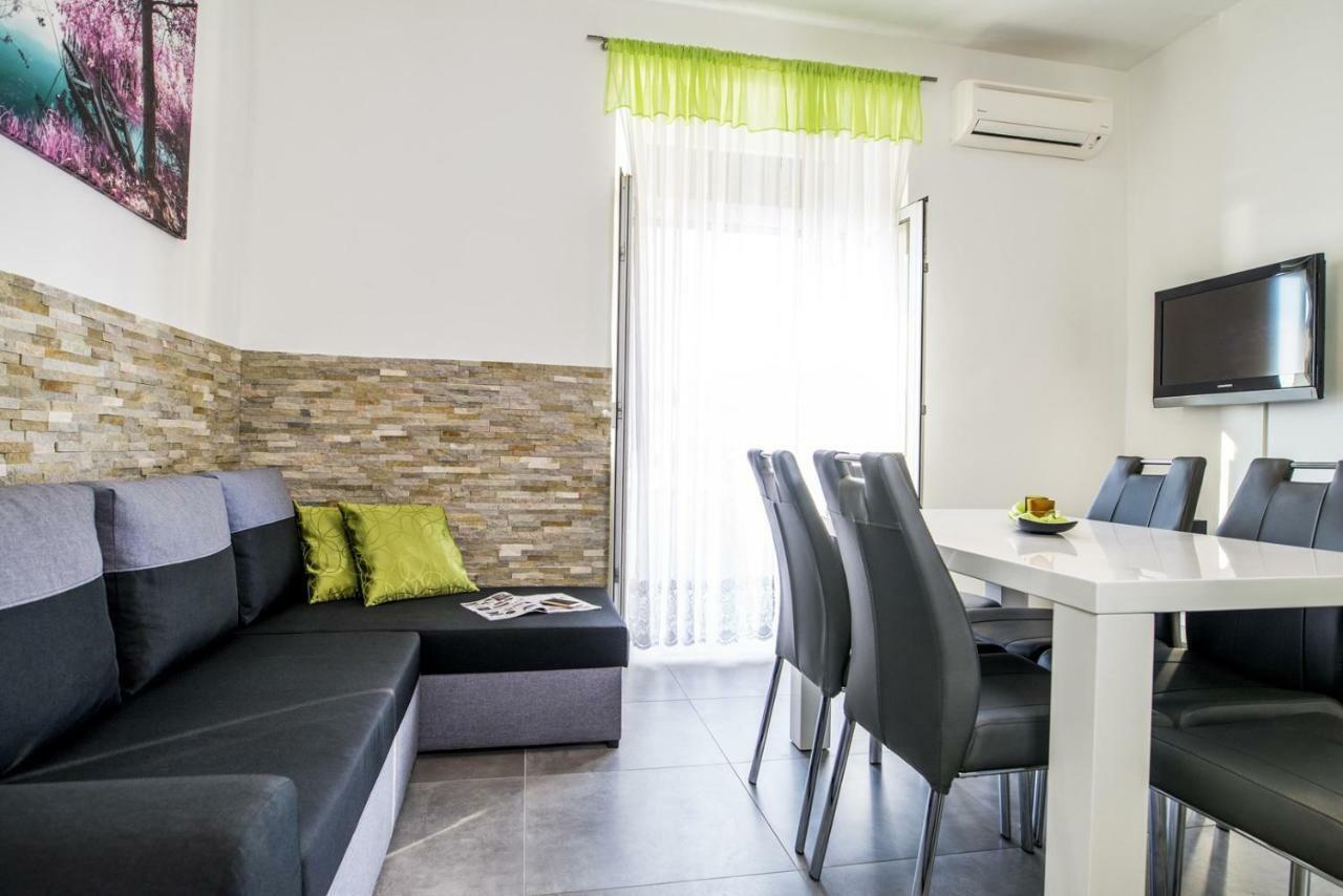 Apartment Stefania On The Beach Koromačno Exterior foto